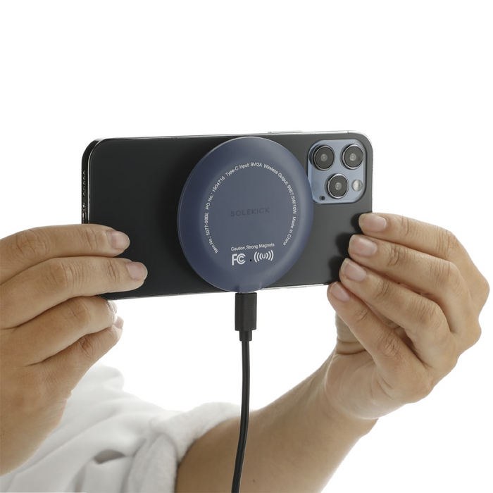 Angle-Right view of the ™ MagClick™ Fast Wireless Charging Pad